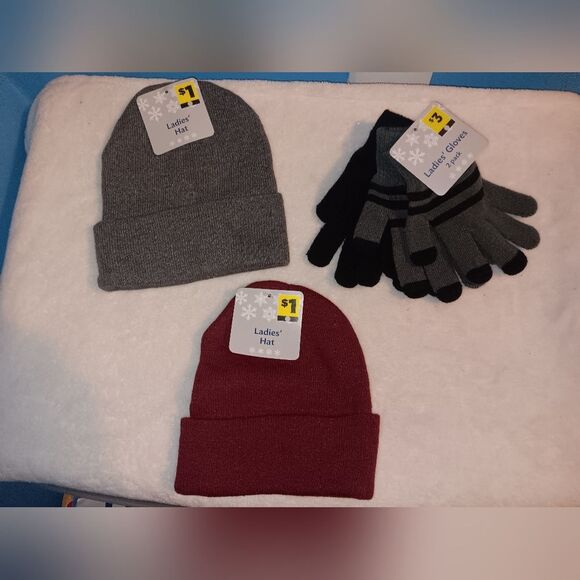 NWT Ladies One Size Winter Lot of 3 - Picture 1 of 7